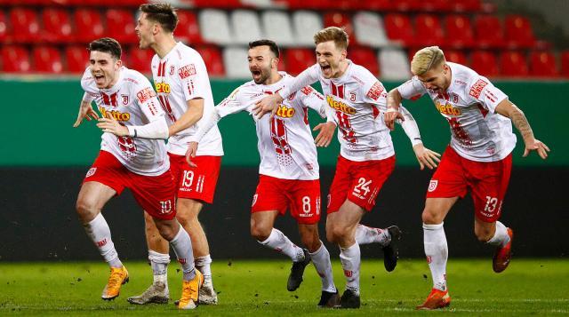 开云官方网站-场上即将进入“卡塔尔时间”，场下跟图赫尔抢中卫